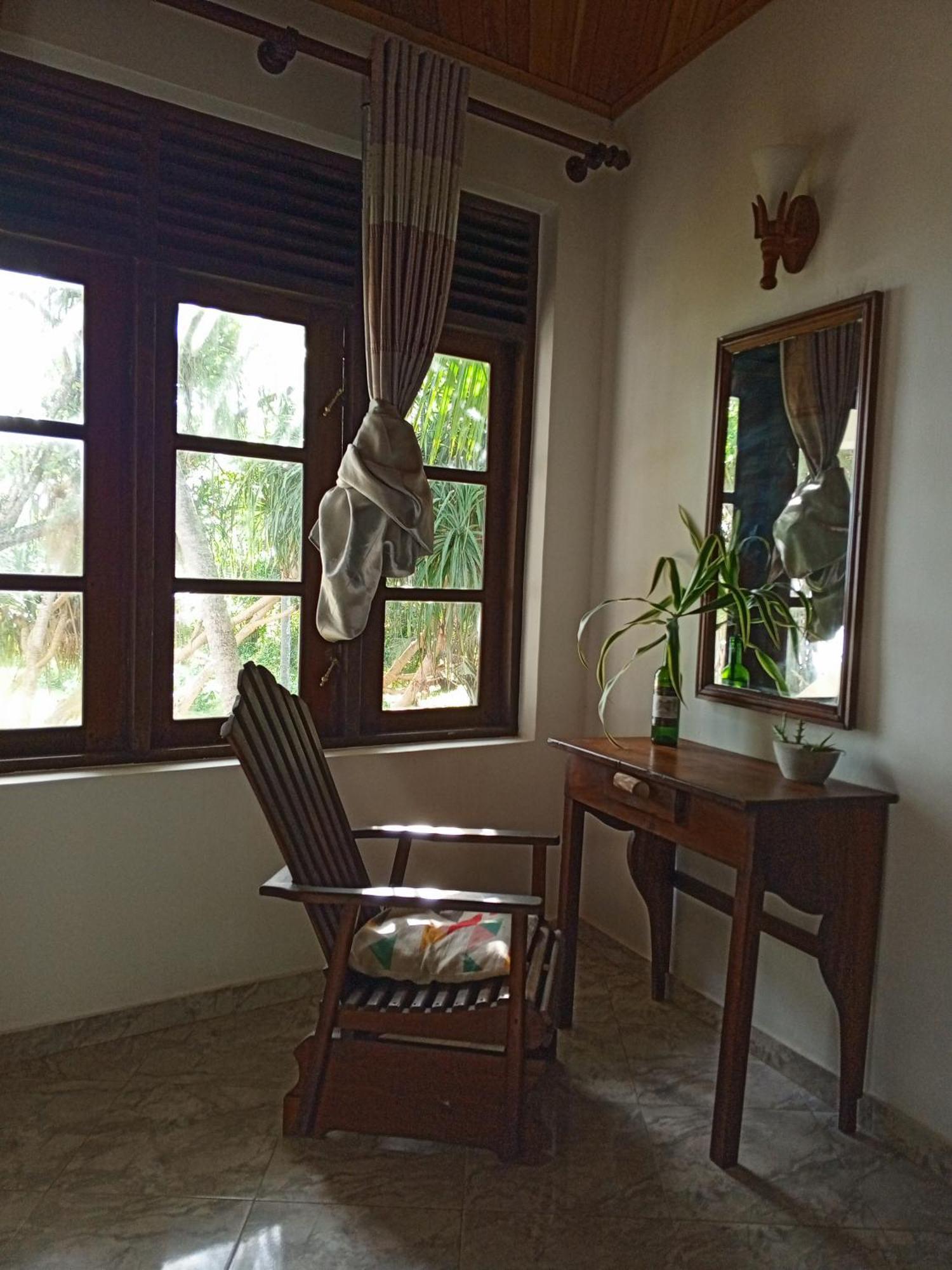 Voulez-Vous, Managed By Dikwella Beach Hotel Room photo