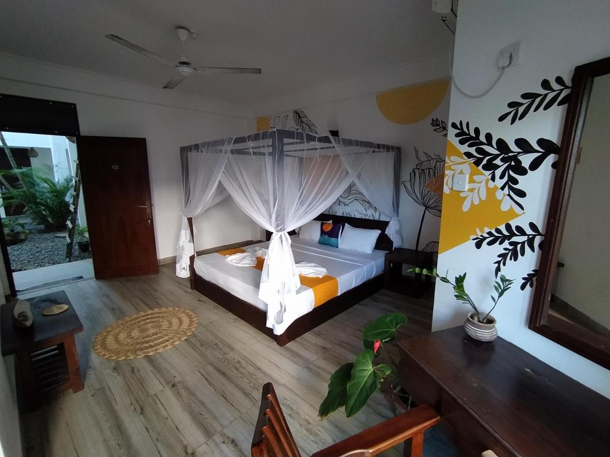 Voulez-Vous, Managed By Dikwella Beach Hotel Exterior photo