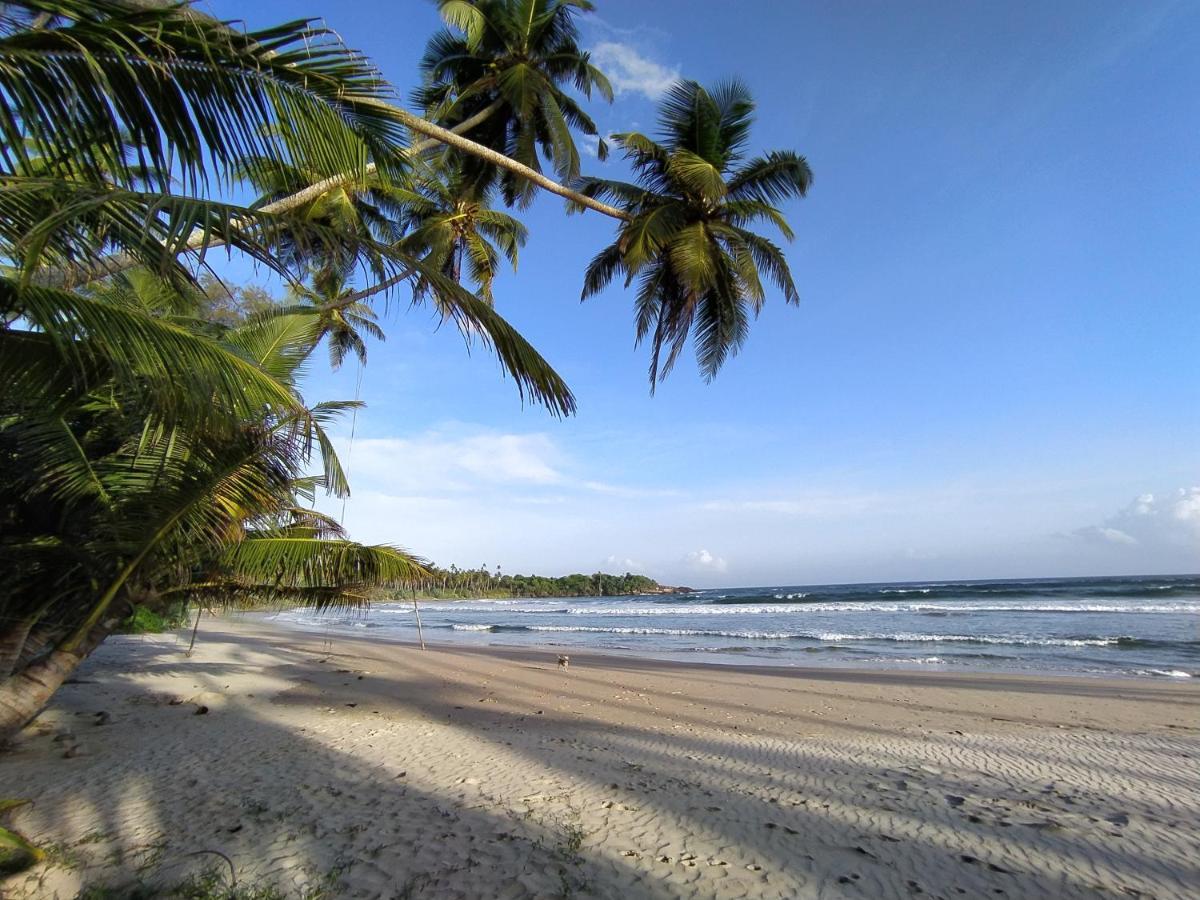 Voulez-Vous, Managed By Dikwella Beach Hotel Exterior photo