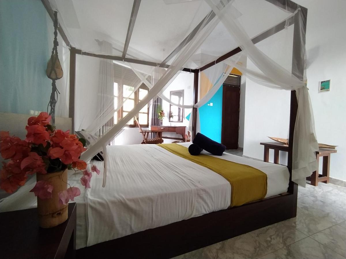 Voulez-Vous, Managed By Dikwella Beach Hotel Exterior photo
